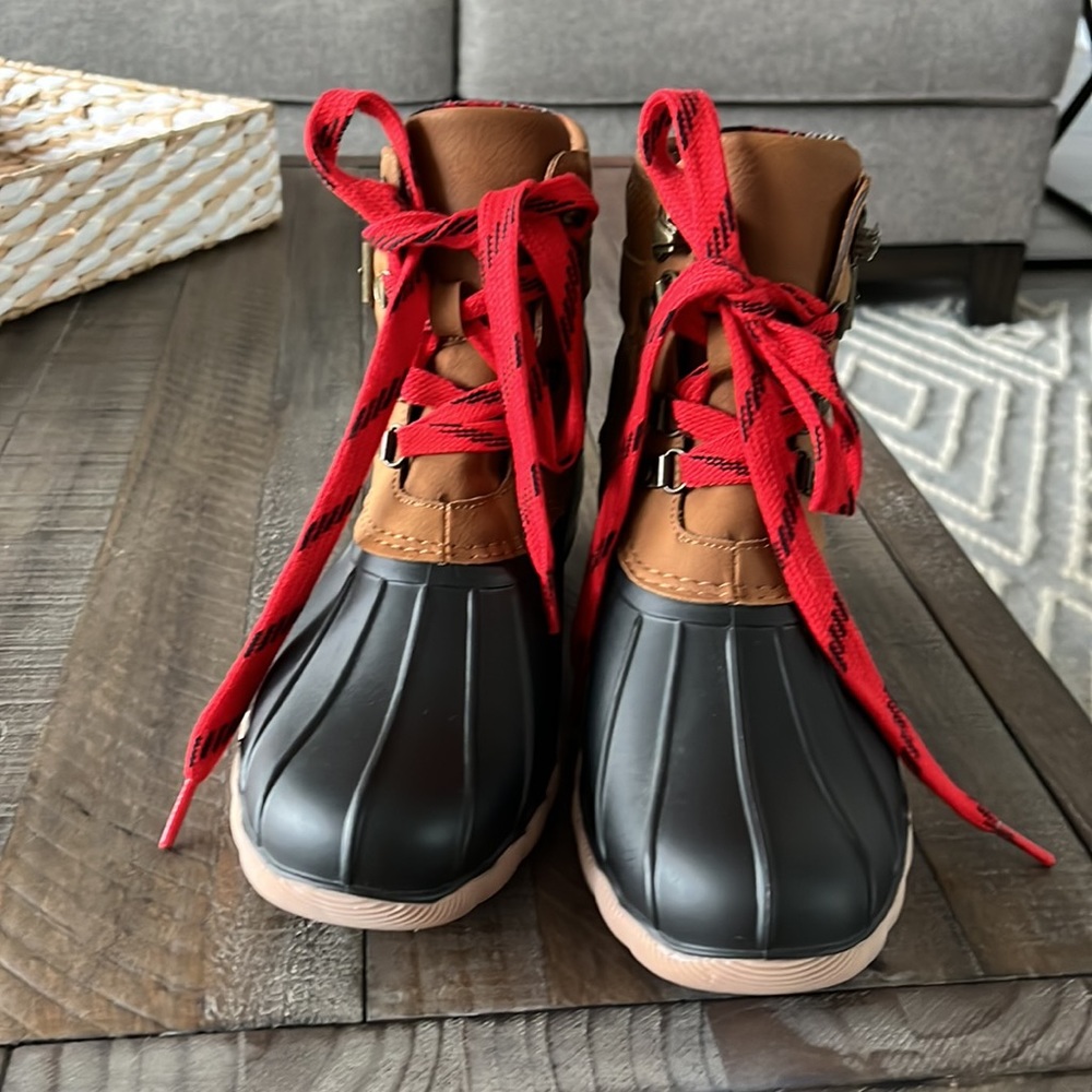 Woman’s Duck Boots